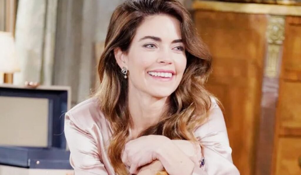 Amelia Heinle 