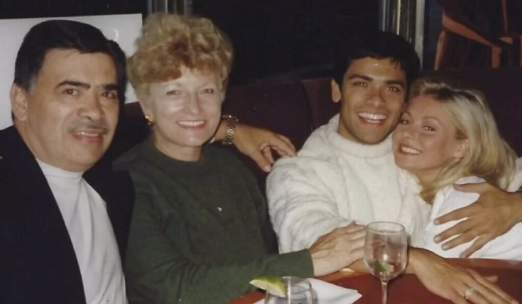 Saul Consuelos